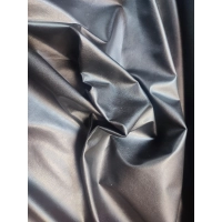 Materiał imitujący skórę - czarna błyszcząca ekoskóra 0,5m